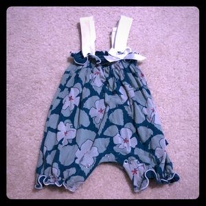 Kicker-Pants Print Gathered Romper with Bow